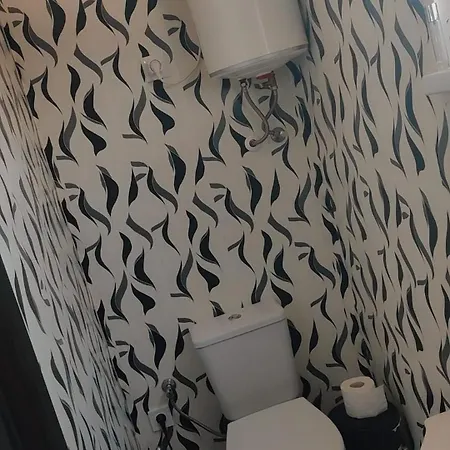 Semesterbostad Gravas Mala